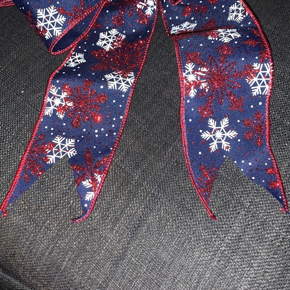 Hand Made Christmas Bow great for a Tree Topper, Wreath or Even a big 🎁 gift - Picture 5 of 5